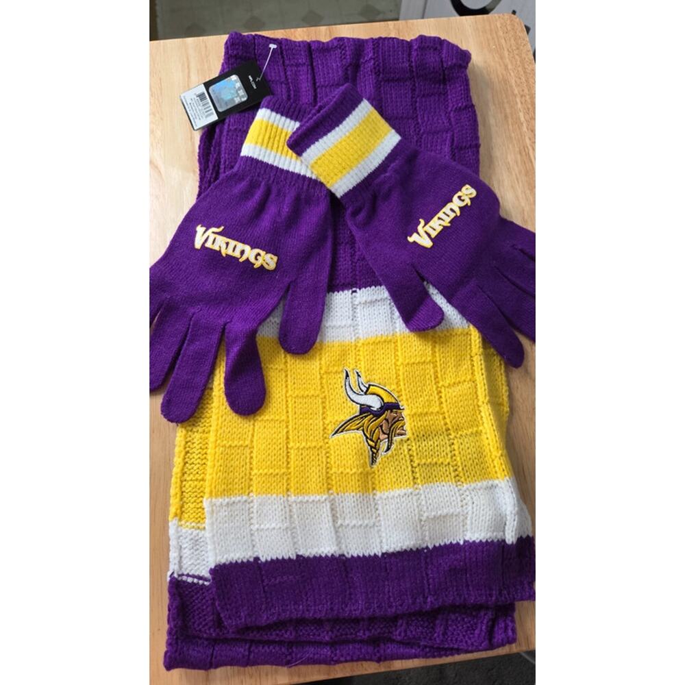 NWT Minnesota Vikings Scarf & Gloves Set NFL Winter Knit Purple Yellow One Size